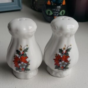 Vintage Festive Christmas Floral Salt and Pepper Shakers.
